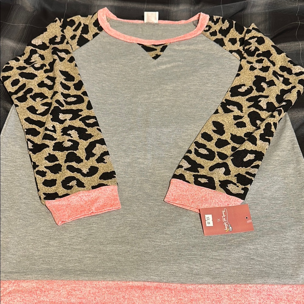Leopard Print women’s Raglan Shirt - Pink and Gray